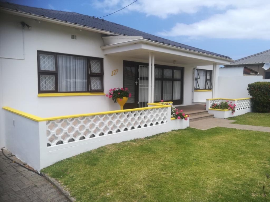 To Let 4 Bedroom Property for Rent in West Bank Eastern Cape